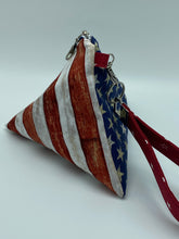 Load image into Gallery viewer, Pyramid zipper pouch
