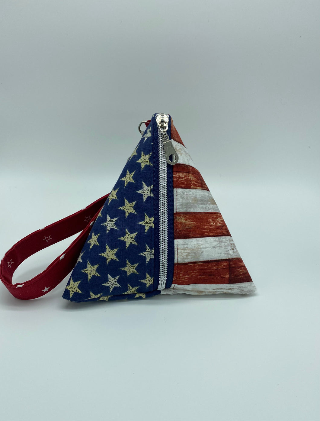 Pyramid zipper pouch